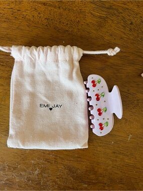 Emi Jay Light Sweetheart Clip in Pink Cherry Pie